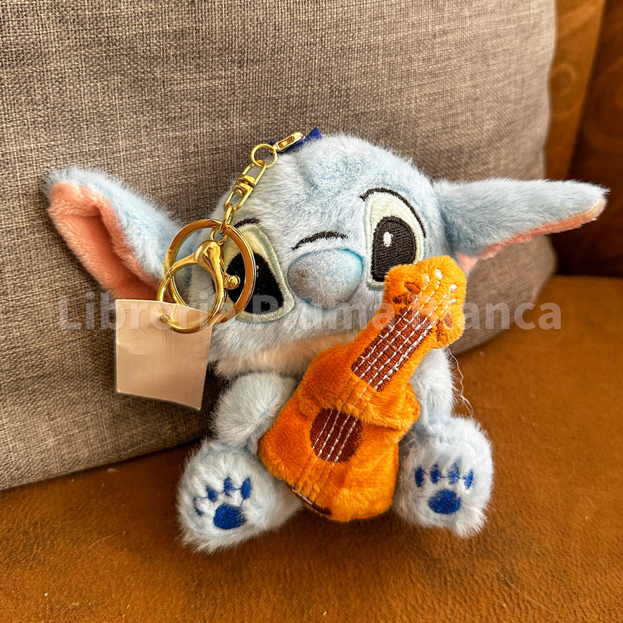 Llavero de Peluche Stitch con Accesorios – Coleccionable y Súper Tierno