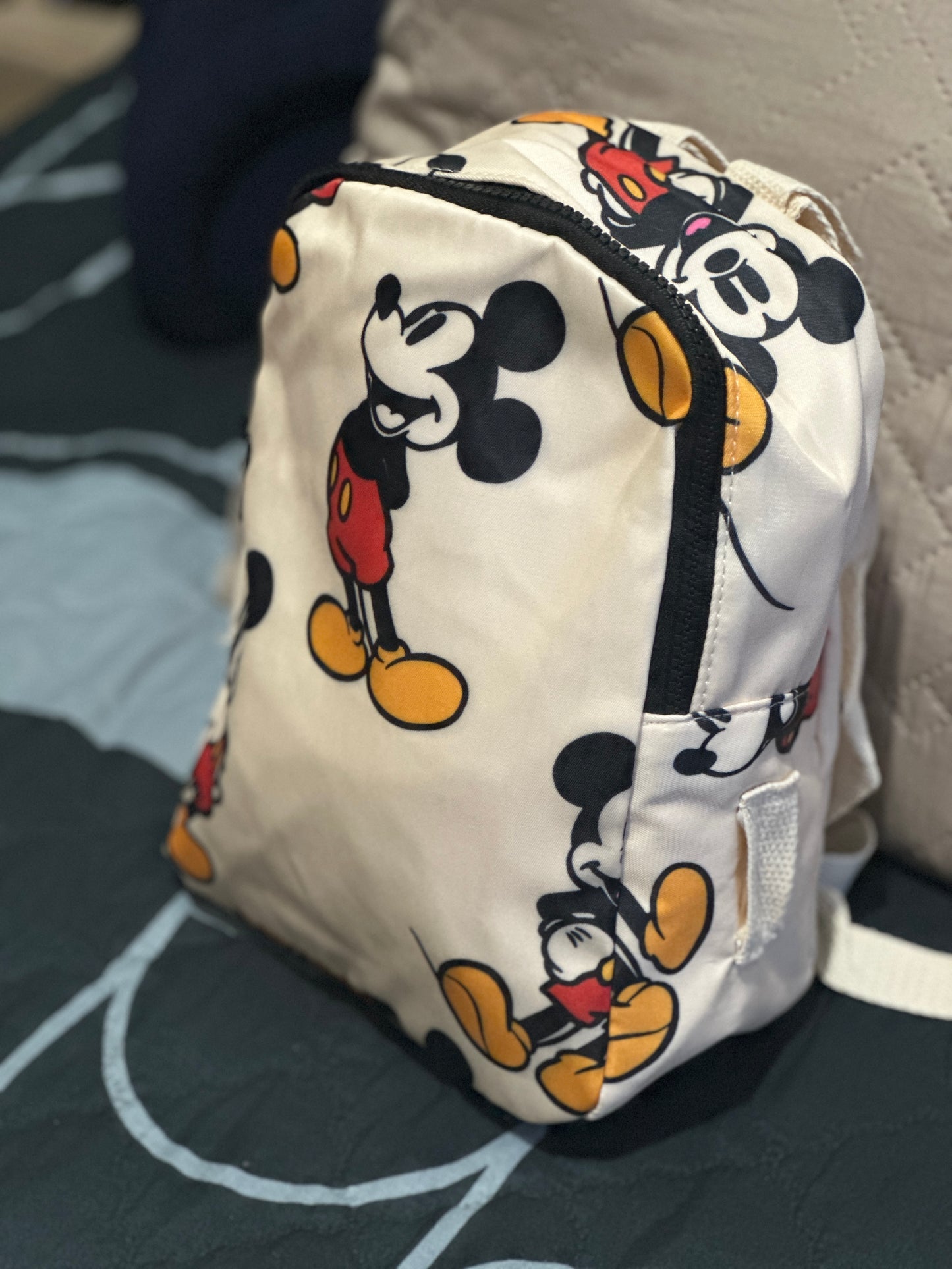 Mini Mochila de Mickey – ¡Estilo Disney para todos los días!