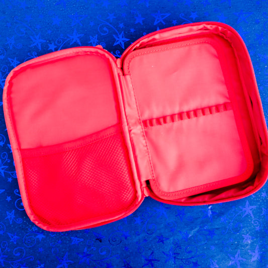 Estuche Marvel Original – Diseño Clásico en Relieve