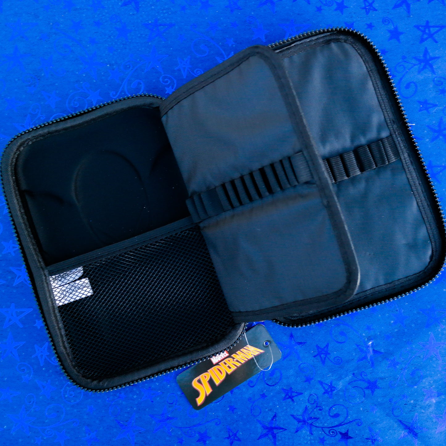 Estuche Spider-Man Premium – Arte HD con Diseño Rígido