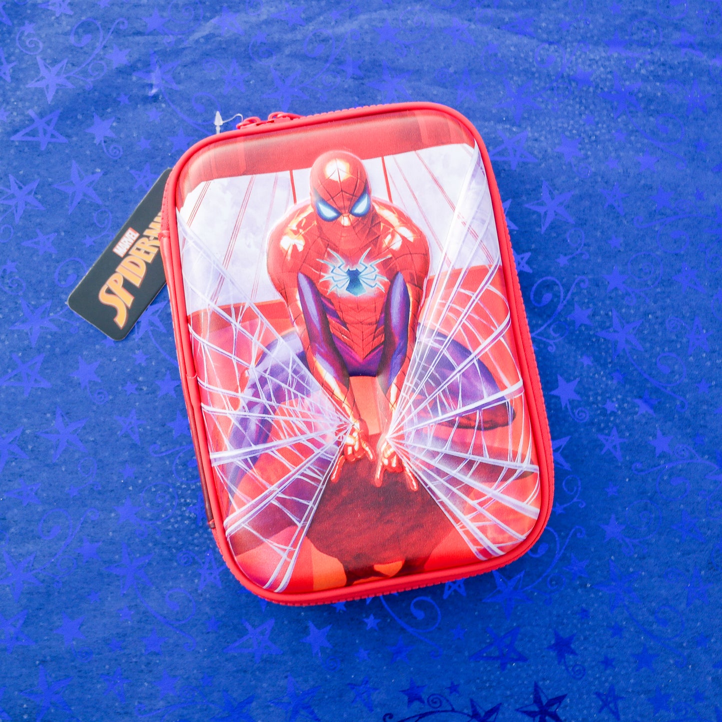 Estuche Spider-Man Original – Diseño Extendido con Telaraña