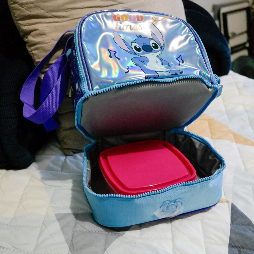Lonchera Infantil Stitch Good Times – Diseño Holográfico Azul