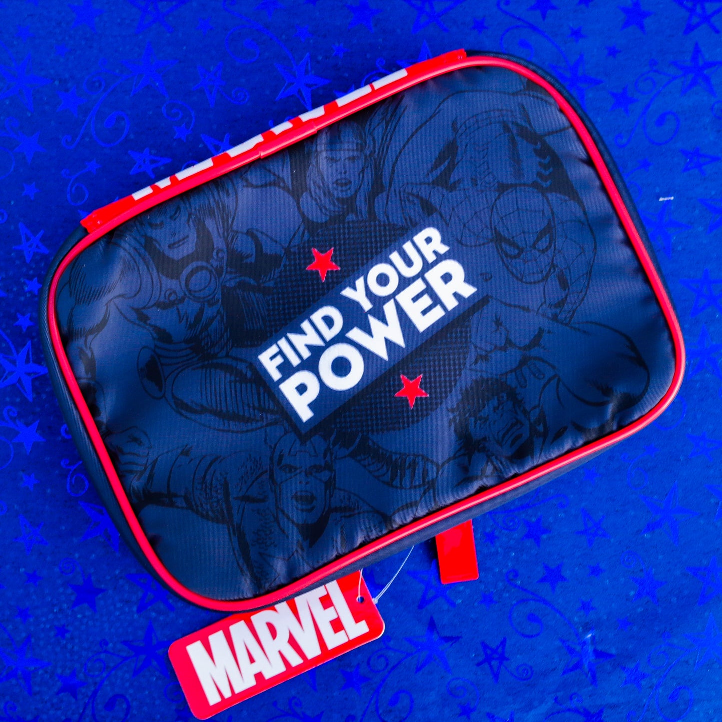 Estuche Marvel Original – Diseño Clásico en Relieve