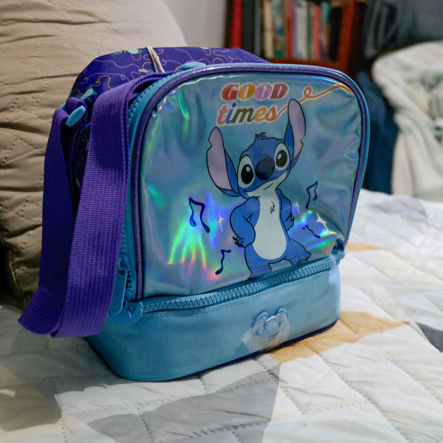 Lonchera Infantil Stitch Good Times – Diseño Holográfico Azul