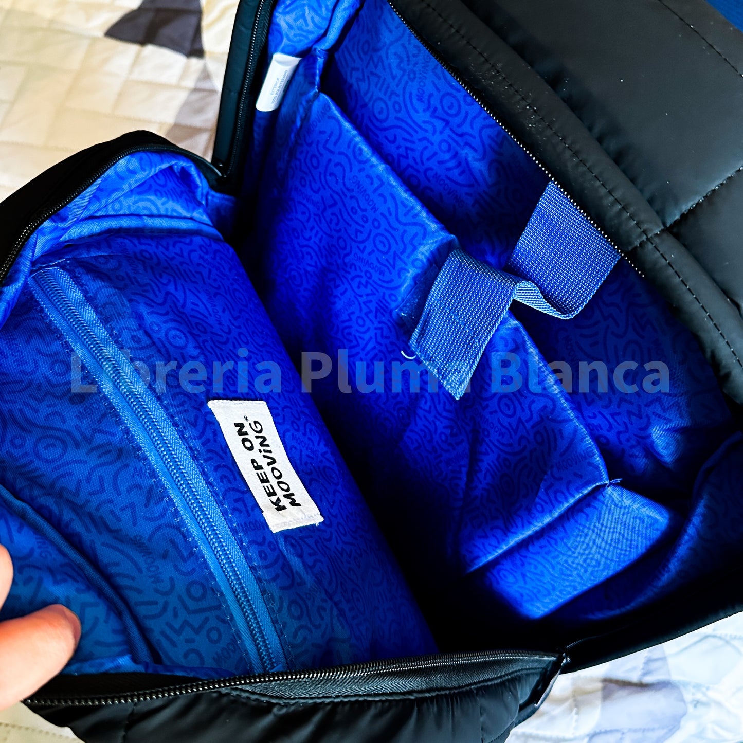 Mochila Urbana Acolchada MOVING – Para Laptop 18”, Cómoda y Resistente