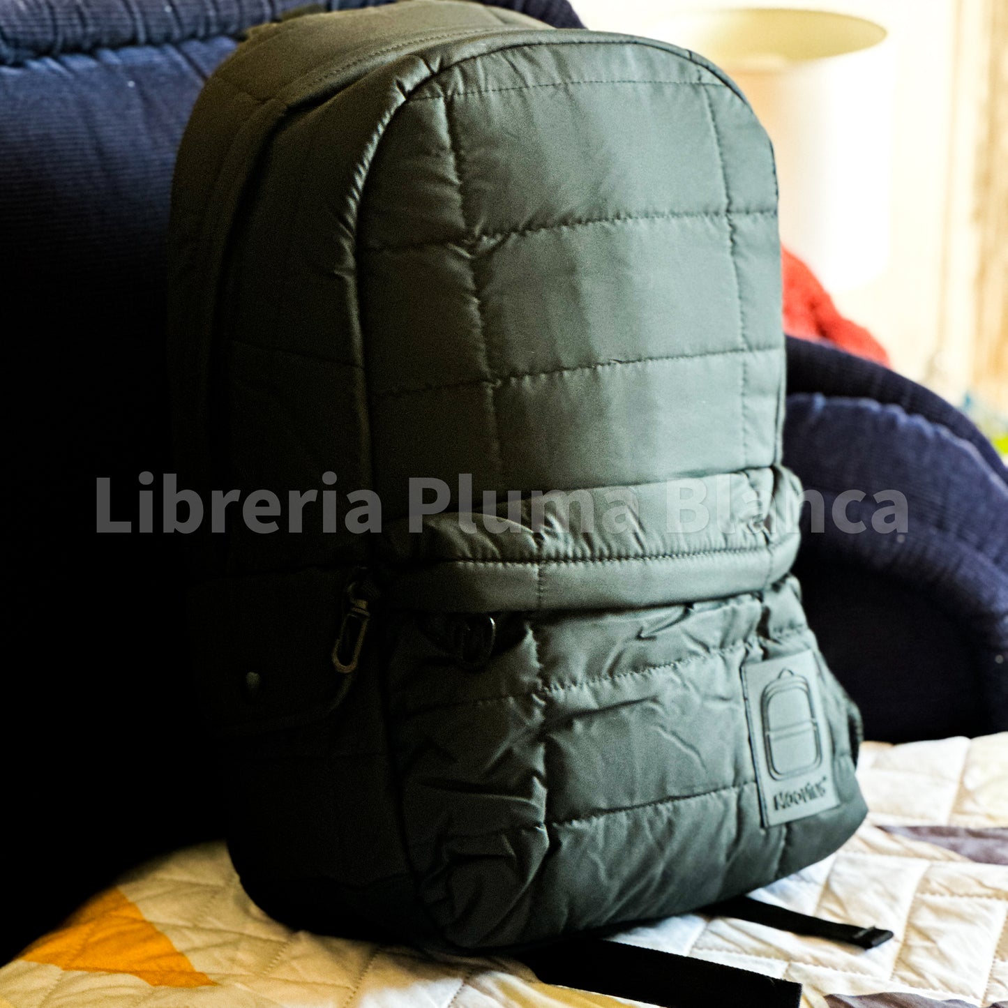 Mochila Urbana Acolchada MOVING – Para Laptop 18”, Cómoda y Resistente