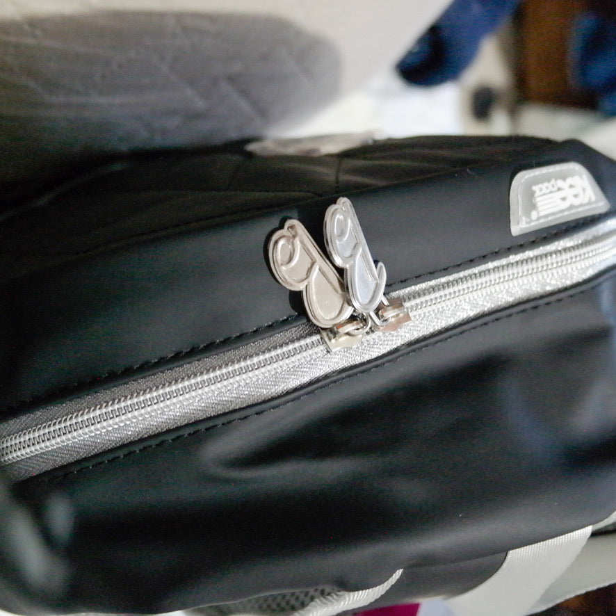 Mochila Barbie Original Negra con Acolchado Premium | Escolar y Uso Diario