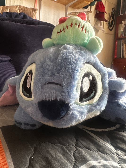 Stitch Recostado con Trapos