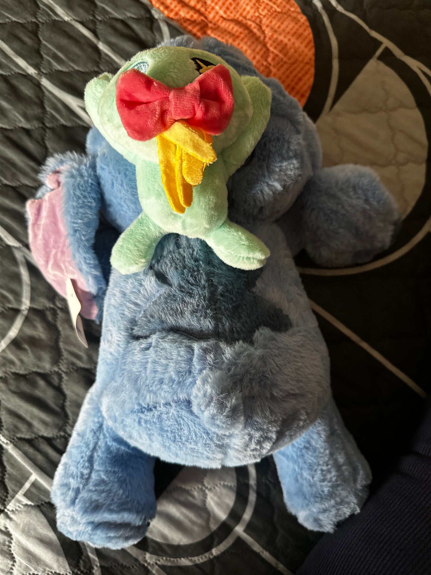 Stitch Recostado con Trapos