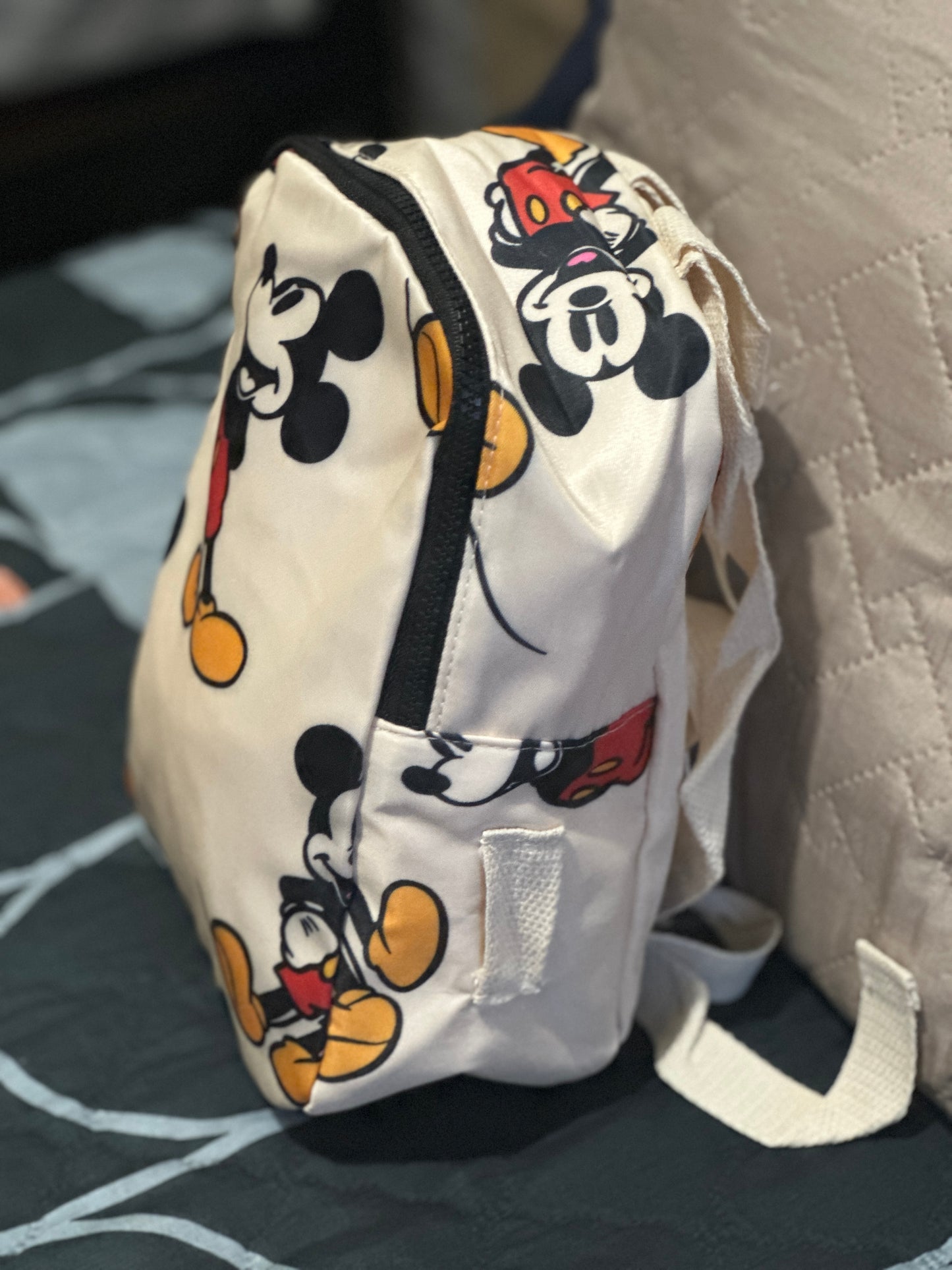 Mini Mochila de Mickey – ¡Estilo Disney para todos los días!