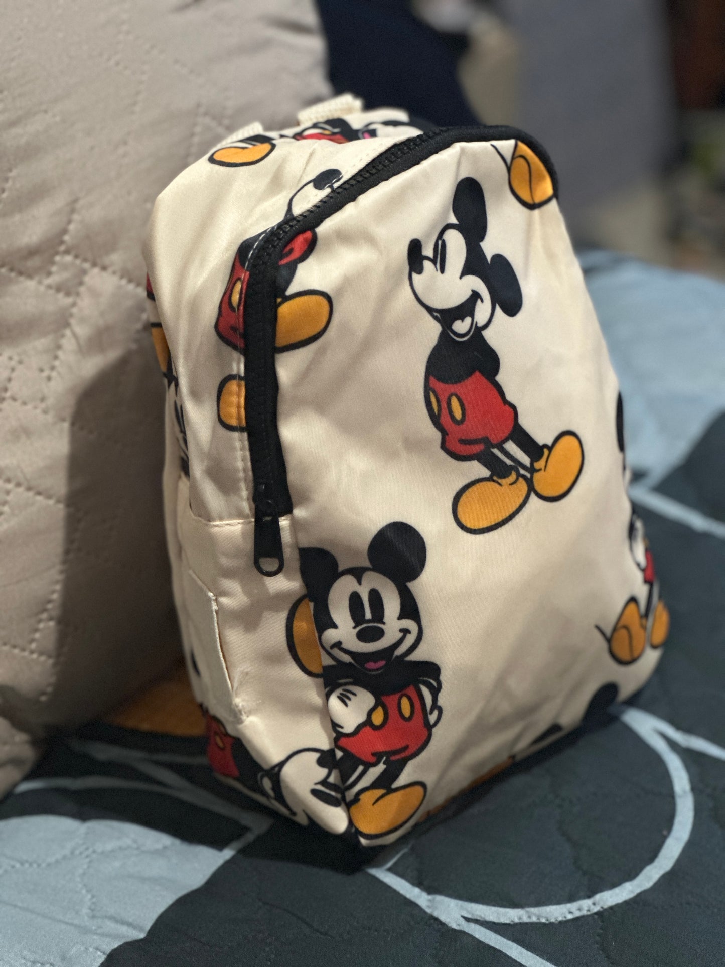 Mini Mochila de Mickey – ¡Estilo Disney para todos los días!