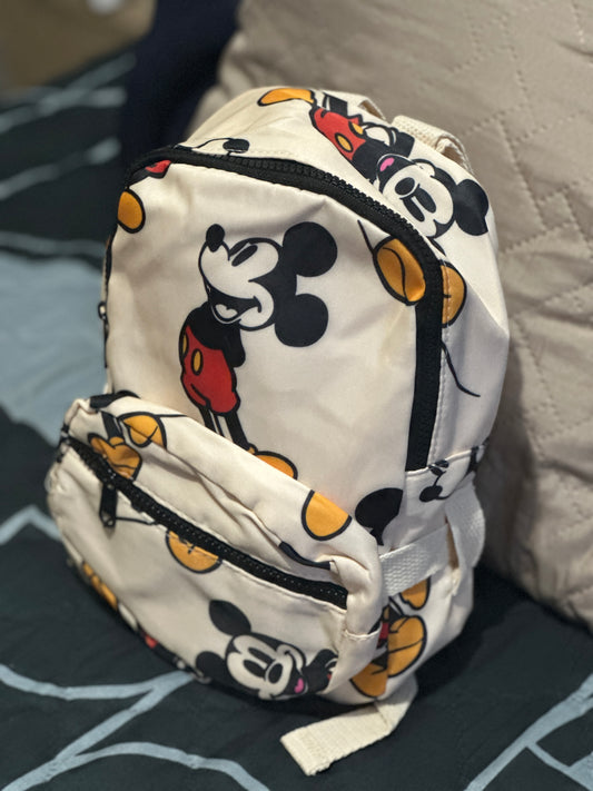 Mini Mochila de Mickey – ¡Estilo Disney para todos los días!