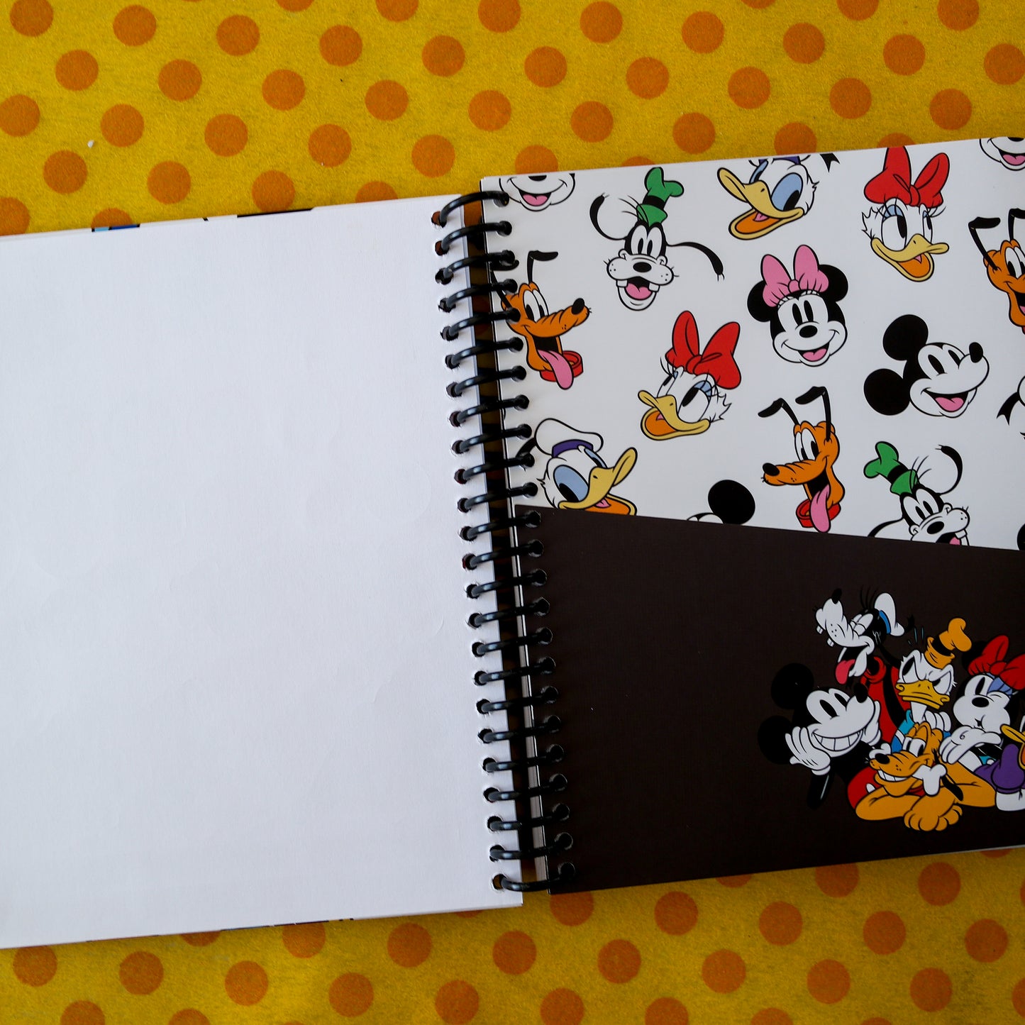 Cuaderno Espiral Mickey & Friends – Mooving (96H rayadas)