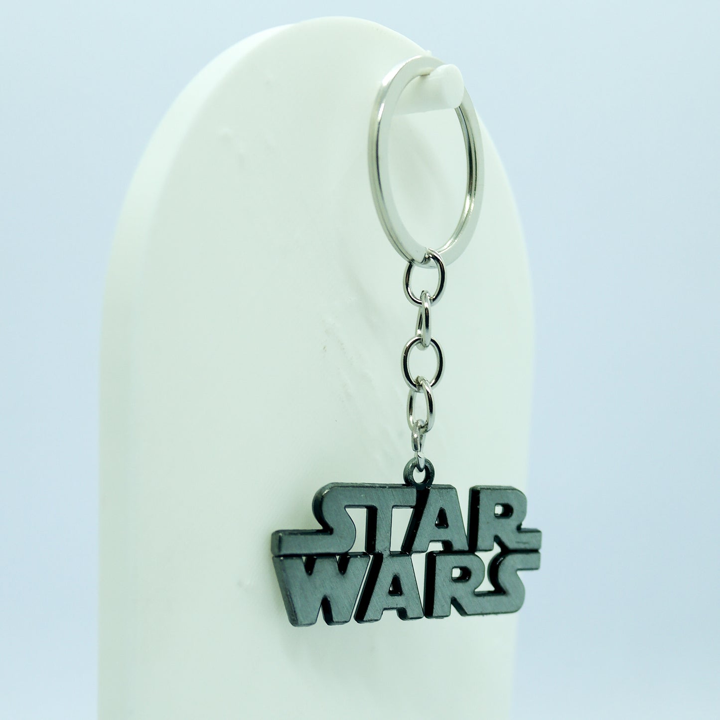 Llavero Metálico Star Wars – Logo, Halcón Milenario y R2-D2