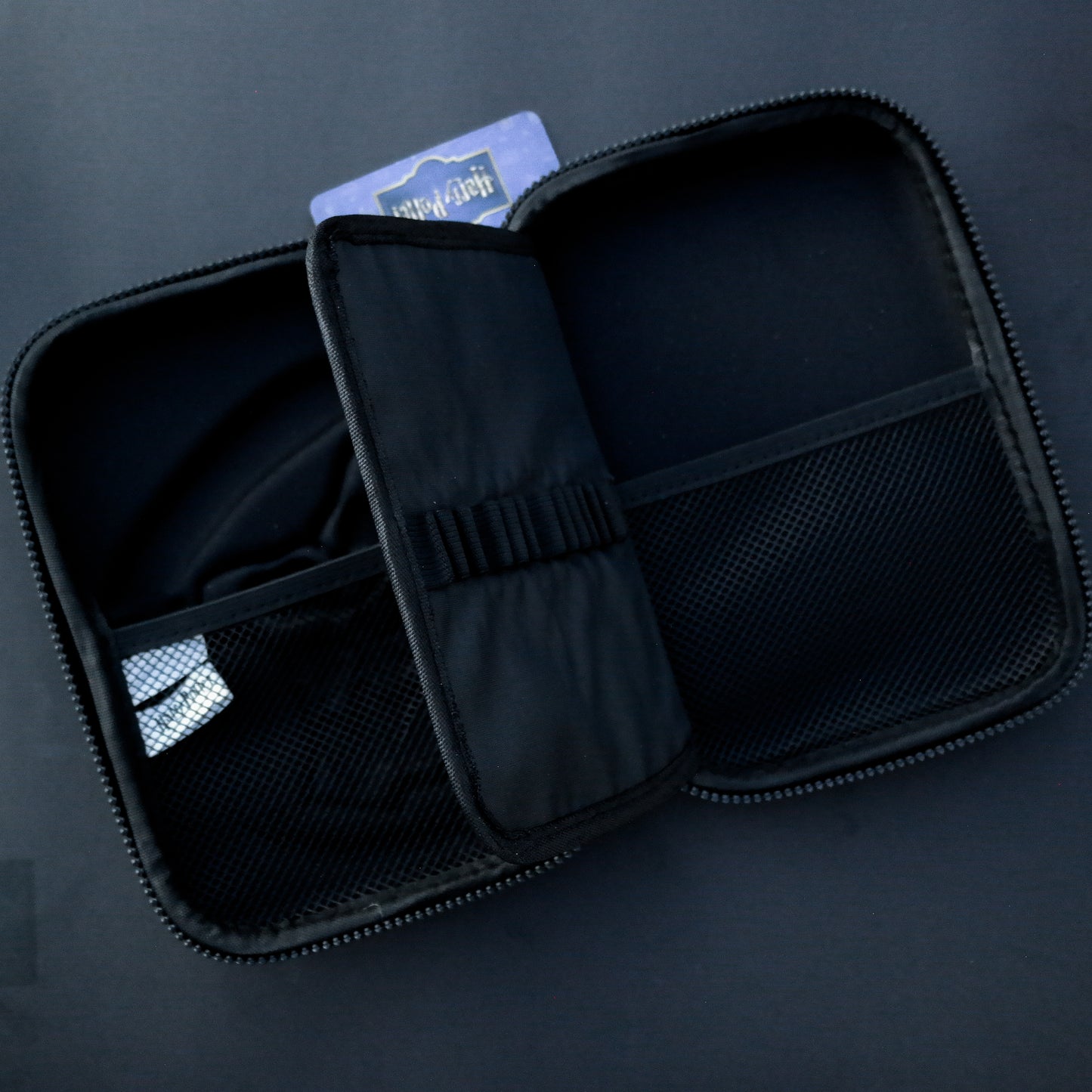 Estuche Hogwarts con Escudo Dorado – Harry Potter